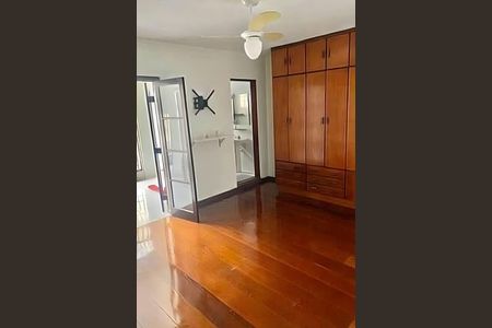 Casa à venda com 3 quartos, 224m² em Utinga, Santo André