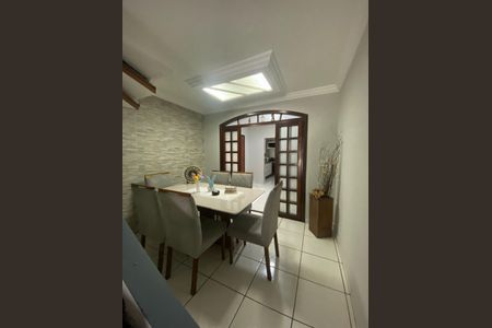 Casa à venda com 3 quartos, 185m² em Conjunto Residencial Pombeva, São Bernardo do Campo