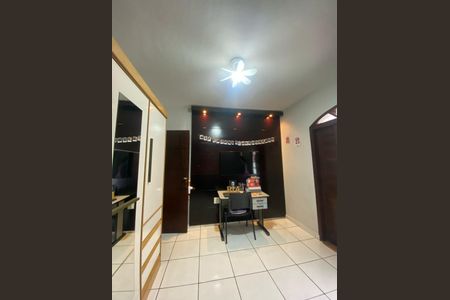 Casa à venda com 185m², 3 quartos e 2 vagas