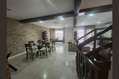 Casa à venda com 4 quartos, 357m² em Recreio dos Bandeirantes, Rio de Janeiro