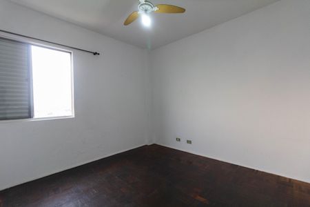 Quarto 1 de apartamento para alugar com 2 quartos, 50m² em Vila Marieta, São Paulo