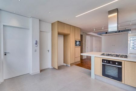 Apartamento à venda com 230m², 3 quartos e 2 vagasCozinha