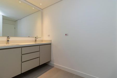 Apartamento à venda com 230m², 3 quartos e 2 vagasBanheiro