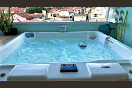 Casa de condomínio à venda com 228m², 3 quartos e 3 vagas