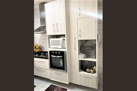 Casa de condomínio à venda com 228m², 3 quartos e 3 vagas