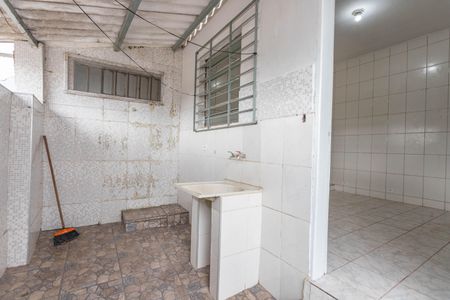 Casa à venda com 331m², 3 quartos e 4 vagasCasa 2 - Área de serviço 