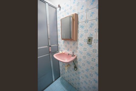 Casa à venda com 331m², 3 quartos e 4 vagasCasa 1 - Banheiro 