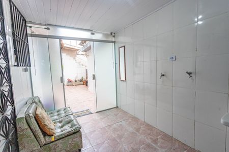 Casa à venda com 331m², 3 quartos e 4 vagasCasa 1 - Área de serviço 