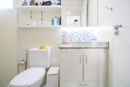 Apartamento à venda com 128m², 3 quartos e 3 vagas Apartamento à venda com 128m², 3 quartos e 3 vagasBanheiro da Suíte 2