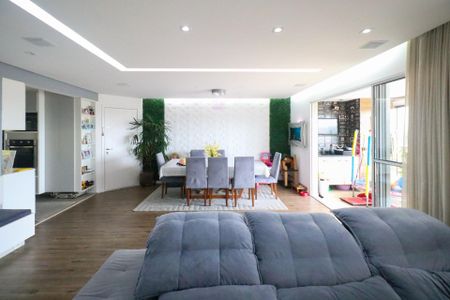 Apartamento à venda com 128m², 3 quartos e 3 vagas Apartamento à venda com 128m², 3 quartos e 3 vagasSala