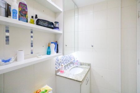 Apartamento à venda com 128m², 3 quartos e 3 vagas Apartamento à venda com 128m², 3 quartos e 3 vagasBanheiro da Suíte 2