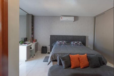 Casa à venda com 489m², 2 quartos e 1 vagaSuíte 2