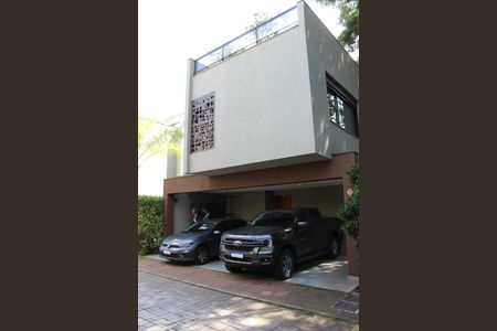 Casa de condomínio à venda com 475m², 4 quartos e 3 vagasFachada