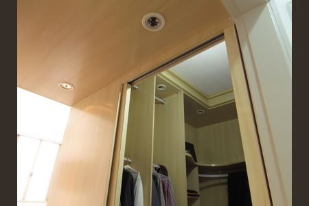 Apartamento para alugar com 67m², 2 quartos e 1 vagaCloset do quarto 1