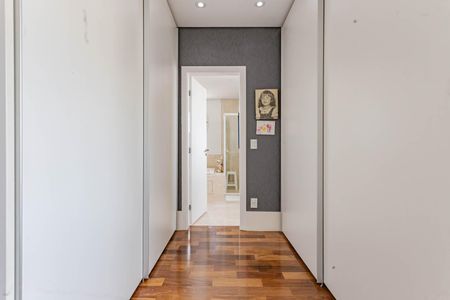 Apartamento à venda com 365m², 4 quartos e 6 vagasCloset da suíte
