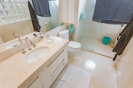 Apartamento à venda com 365m², 4 quartos e 6 vagasBanheiro Social