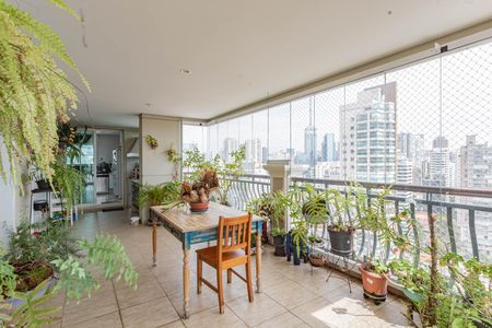 Apartamento à venda com 365m², 4 quartos e 6 vagasVaranda