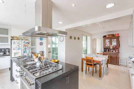 Apartamento à venda com 365m², 4 quartos e 6 vagasCozinha