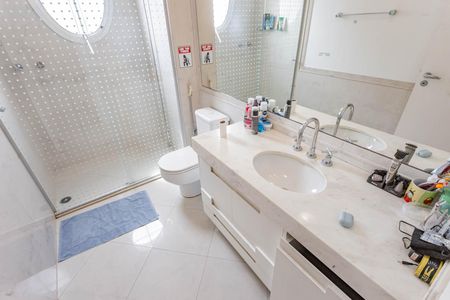 Apartamento à venda com 365m², 4 quartos e 6 vagasBanheiro da Suíte 4