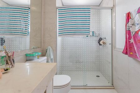 Apartamento à venda com 365m², 4 quartos e 6 vagasBanheiro da Suíte 3