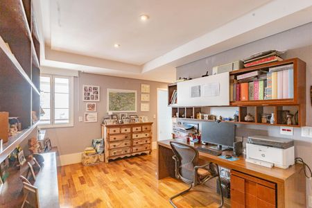 Apartamento à venda com 365m², 4 quartos e 6 vagasEscritório