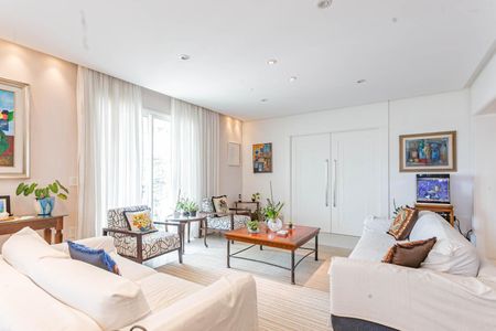 Apartamento à venda com 365m², 4 quartos e 6 vagasSala