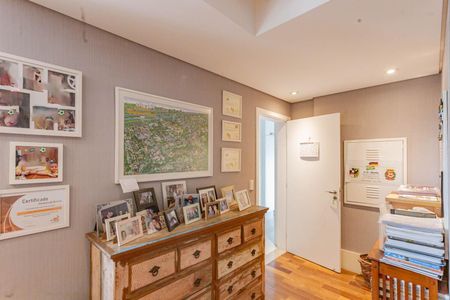 Apartamento à venda com 365m², 4 quartos e 6 vagasEscritório