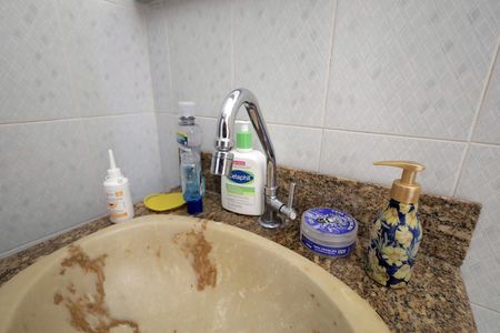 Casa à venda com 350m², 5 quartos e 4 vagasBanheiro 2