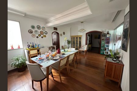 Apartamento à venda com 202m², 4 quartos e 2 vagasSala