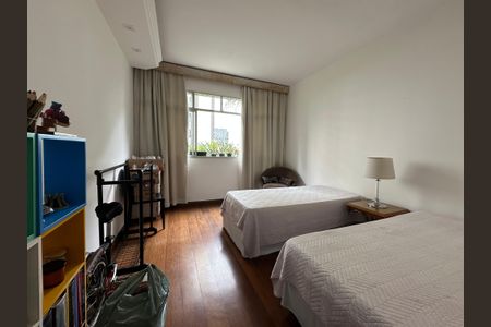 Apartamento à venda com 202m², 4 quartos e 2 vagasQuarto