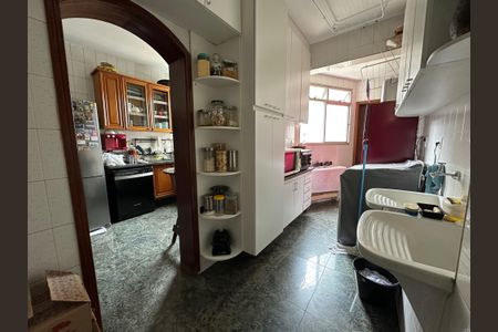 Apartamento à venda com 202m², 4 quartos e 2 vagasLavanderia