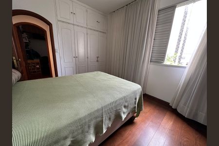 Apartamento à venda com 202m², 4 quartos e 2 vagasQuarto
