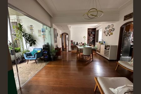 Apartamento à venda com 202m², 4 quartos e 2 vagasSala