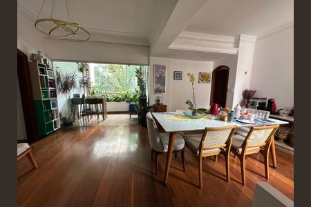 Apartamento à venda com 202m², 4 quartos e 2 vagasSala