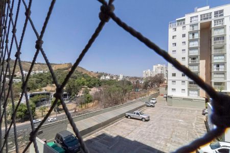 Apartamento à venda com 75m², 3 quartos e 2 vagas Apartamento à venda com 75m², 3 quartos e 2 vagasSala - Vista