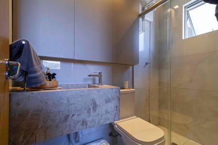 Apartamento à venda com 75m², 3 quartos e 2 vagas Apartamento à venda com 75m², 3 quartos e 2 vagasBanheiro da suíte