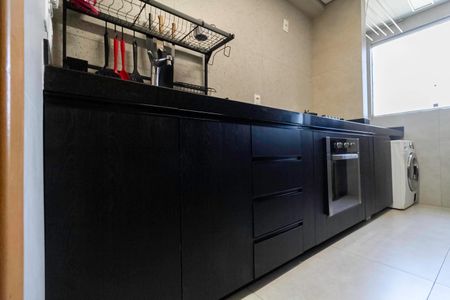 Apartamento à venda com 75m², 3 quartos e 2 vagas Apartamento à venda com 75m², 3 quartos e 2 vagasCozinha