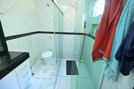 Casa de condomínio para alugar com 290m², 4 quartos e 6 vagasBanheiro da Suíte