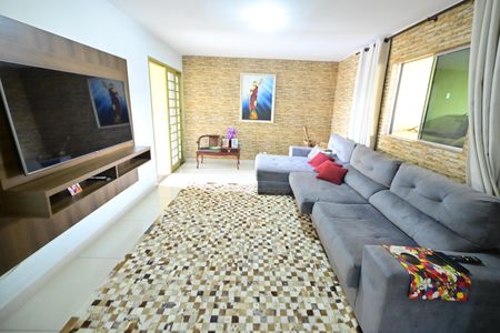 Sala 1 de casa de condomínio para alugar com 4 quartos, 290m² em Jardim Atlantico, Goiânia