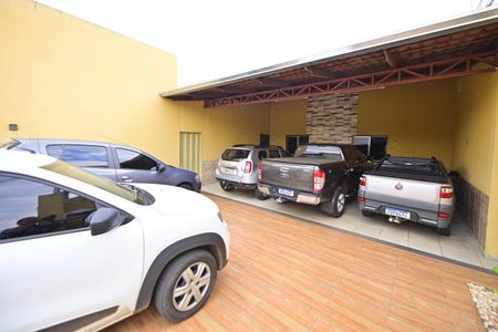Casa de condomínio para alugar com 290m², 4 quartos e 6 vagasGaragem