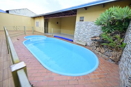 Casa de condomínio para alugar com 290m², 4 quartos e 6 vagasÁrea Externa