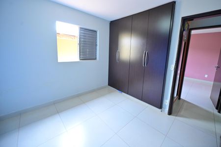 Casa de condomínio para alugar com 290m², 4 quartos e 6 vagasQuarto 2