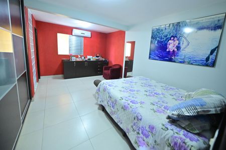 Casa de condomínio para alugar com 290m², 4 quartos e 6 vagasSuíte