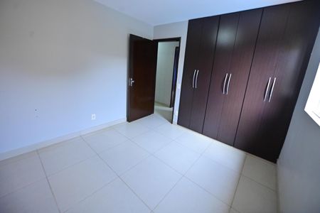 Casa de condomínio para alugar com 290m², 4 quartos e 6 vagasQuarto 3