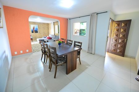 Sala 2 de casa de condomínio para alugar com 4 quartos, 290m² em Jardim Atlantico, Goiânia