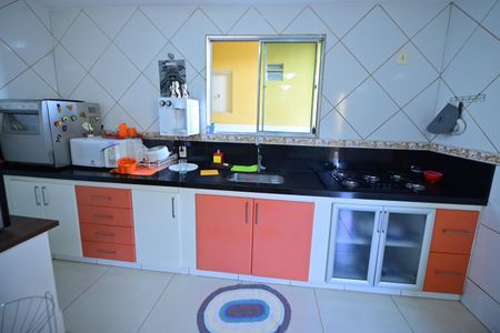 Casa de condomínio para alugar com 290m², 4 quartos e 6 vagasCozinha