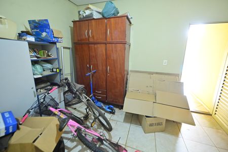 Casa de condomínio para alugar com 290m², 4 quartos e 6 vagasQuarto de Serviço