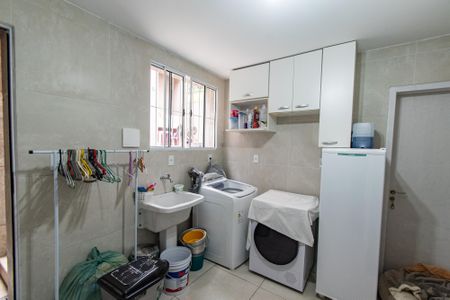 Casa à venda com 160m², 3 quartos e 1 vagaLavanderia
