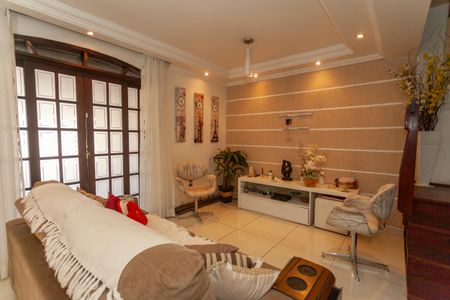 Sala de casa para alugar com 3 quartos, 150m² em Jardim Regis, São Paulo