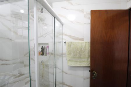 Casa à venda com 340m², 4 quartos e 4 vagasBanheiro 2